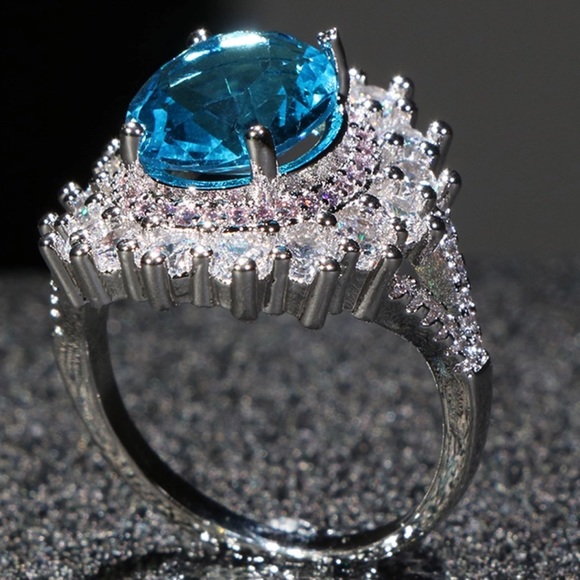 Luxury Sterling Silver Aquamarine Gemstone Ring - Picture 3 of 5